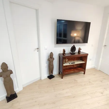 Διαμέρισμα Moderno, Luminoso Y Exterior En Calle Peatonal *