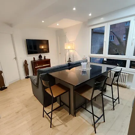 Moderno, Luminoso Y Exterior En Calle Peatonal Oviedo