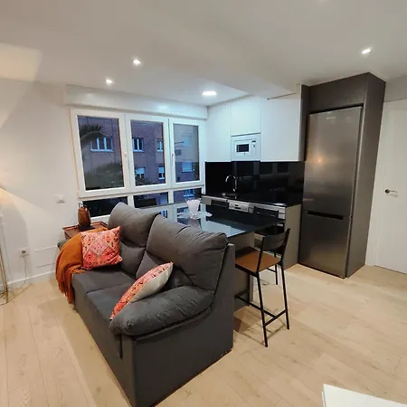 Moderno, Luminoso Y Exterior En Calle Peatonal Οβιέδο