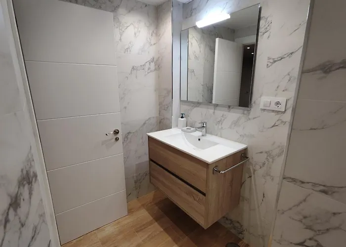 Moderno, Luminoso Y Exterior En Calle Peatonal דירה *